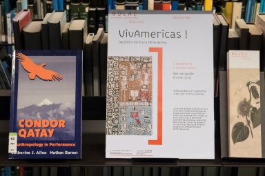 Sélection bibliographique VivAmericas ! sur les étagères d'entrée de la BULAC