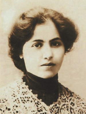 Krikor Beledian a entrepris de rééditer l'oeuvre romanesque complète de Zabel Essayan, considérée comme la femme de lettres la plus marquante de la littérature arménienne.