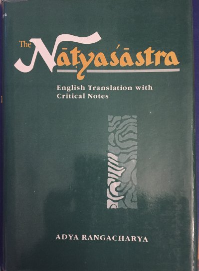 La BULAC vue par Iris Farkhondeh. The Nāṭyaśāstra. English translation with critical notes, Adya Rangacharya (BIULO GEN.III.57669), collections de la BULAC.
