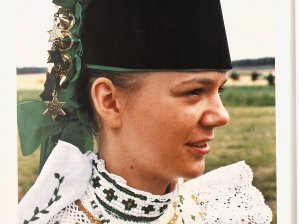 Photographie d’une jeune mariée sorabe (1999)